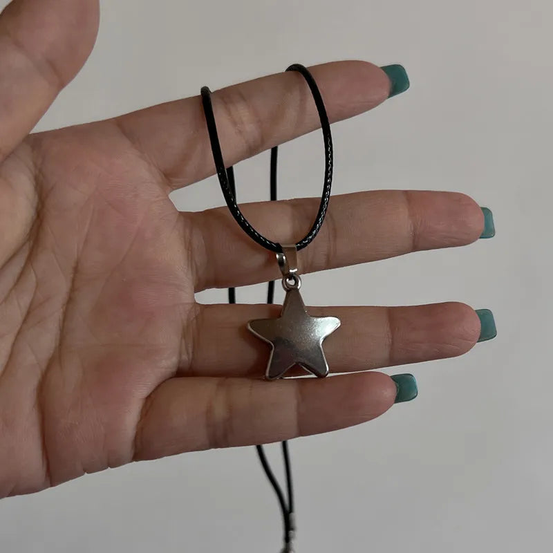 Collier avec pendentif pentagramme étoile en acier et titane creux pour femmes et hommes, chaîne en corde noire, ras du cou, bijoux de fête Y2k, nouvelle mode coréenne