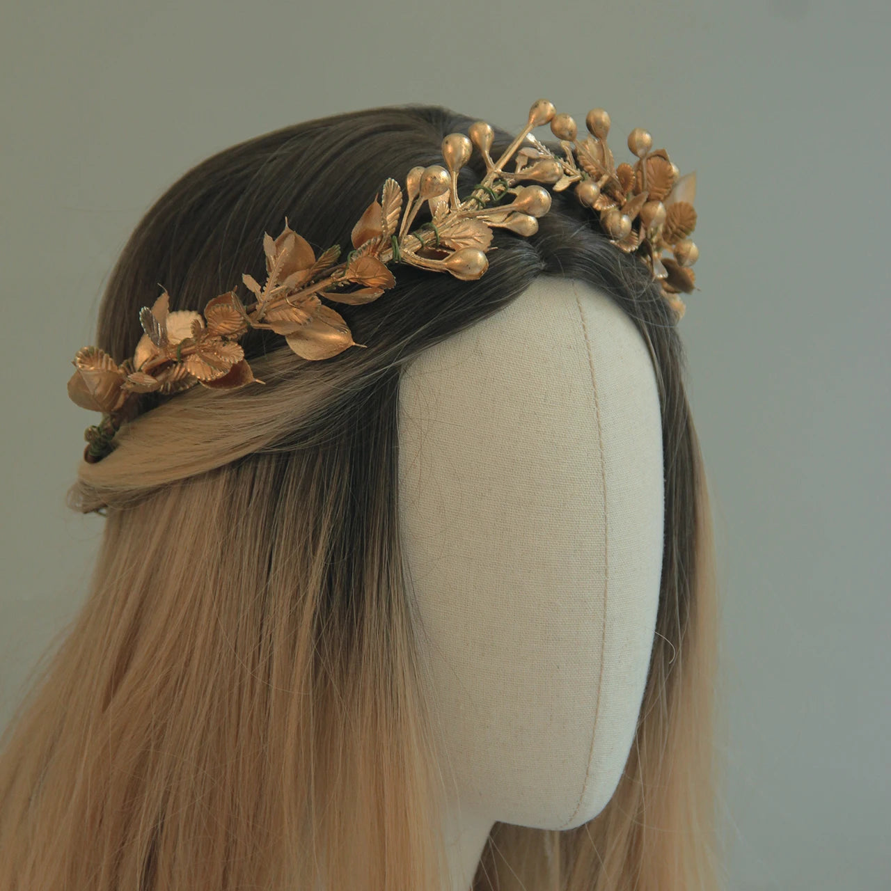 Couronne de feuilles d'or bordeaux or elfique cercueil fantaisie couronne de fleurs fée casque mariée front postiche fée diadème pour rena