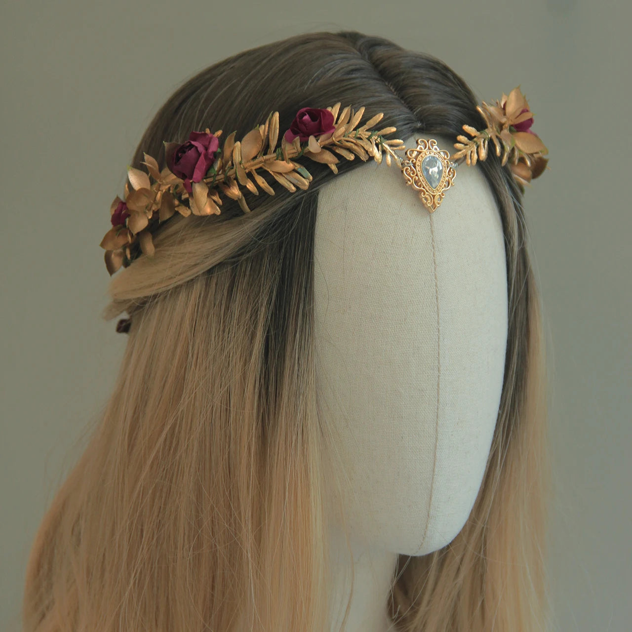 Couronne de feuilles d'or bordeaux or elfique cercueil fantaisie couronne de fleurs fée casque mariée front postiche fée diadème pour rena
