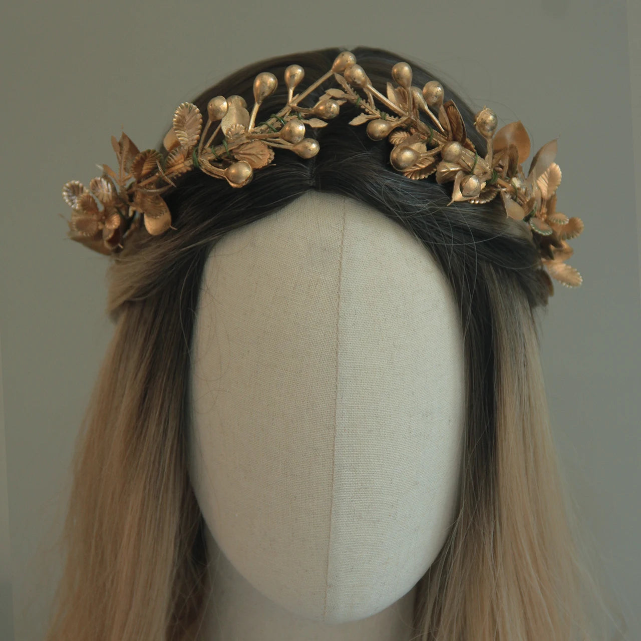 Couronne de feuilles d'or bordeaux or elfique cercueil fantaisie couronne de fleurs fée casque mariée front postiche fée diadème pour rena