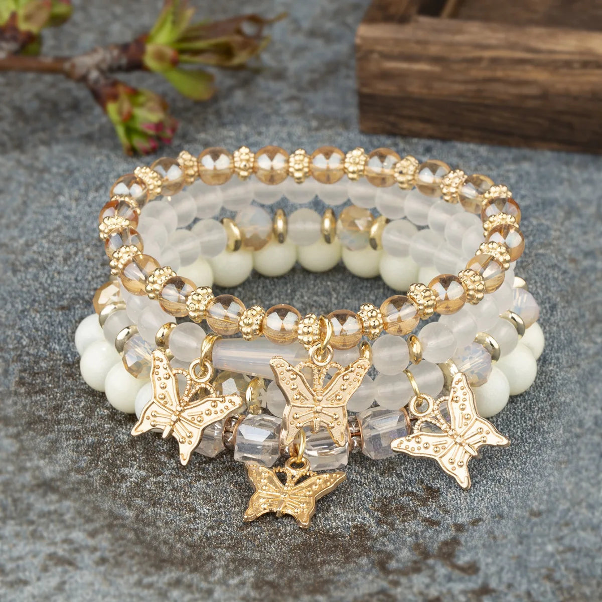 Ensemble de bracelets en perles papillon pour femmes, 4 pièces, tendance, perles acryliques roses, chaîne élastique, bohème, bijoux de fête, cadeau
