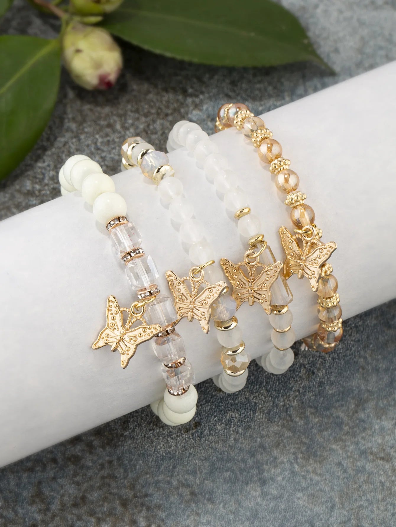 Ensemble de bracelets en perles papillon pour femmes, 4 pièces, tendance, perles acryliques roses, chaîne élastique, bohème, bijoux de fête, cadeau