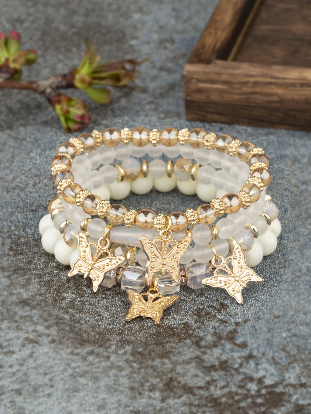 Ensemble de bracelets en perles papillon pour femmes, 4 pièces, tendance, perles acryliques roses, chaîne élastique, bohème, bijoux de fête, cadeau