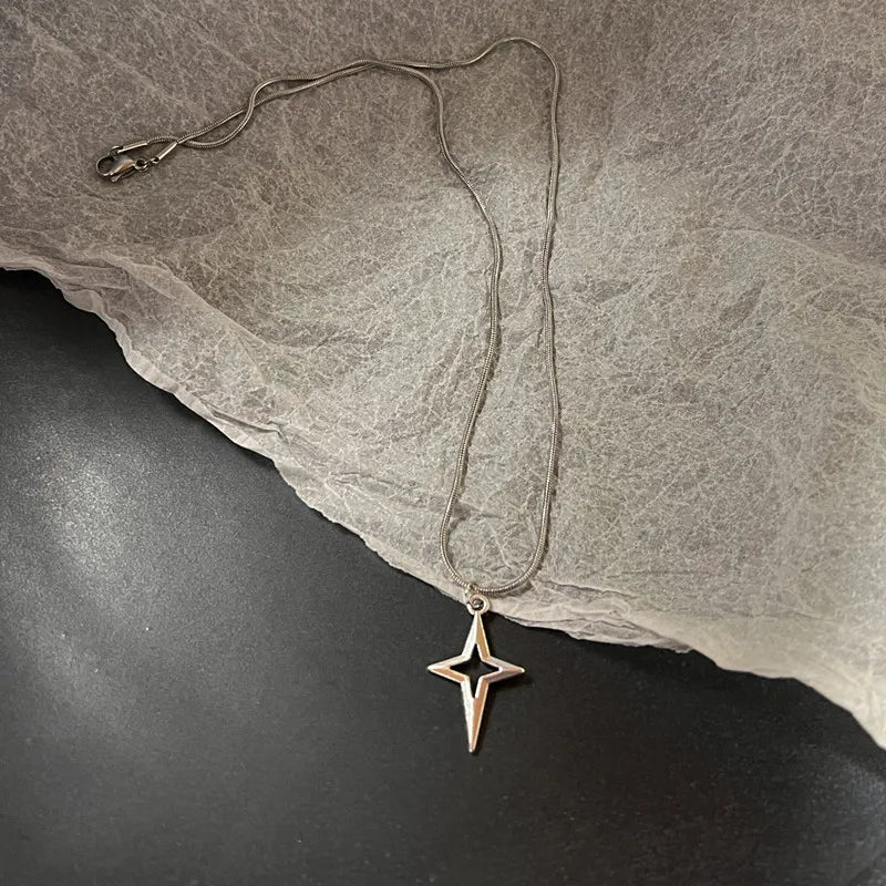 Collier Vintage avec pendentif étoile en corde de cuir pour femmes et hommes, couleur argent Antique, accessoires de bijoux esthétique Y2k